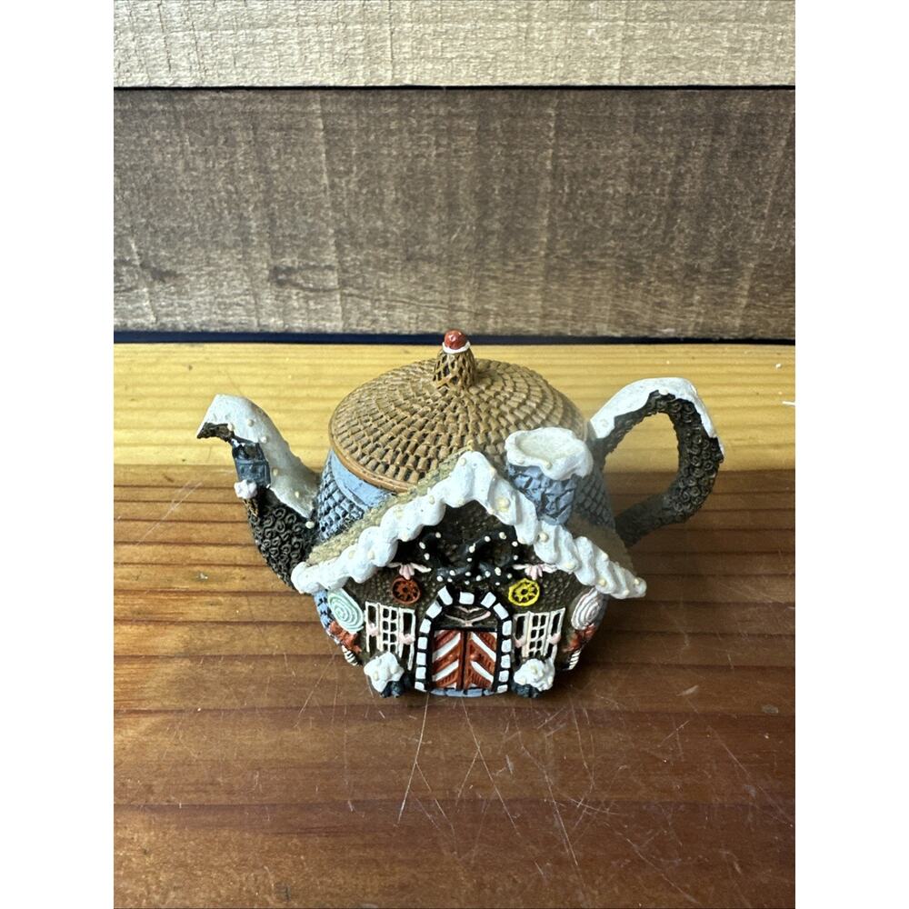 Hometown Teapot Cottages Gingerbread Christmas Miniature Village